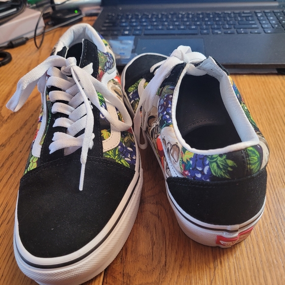 Ladies Sneakers - Picture 9 of 10